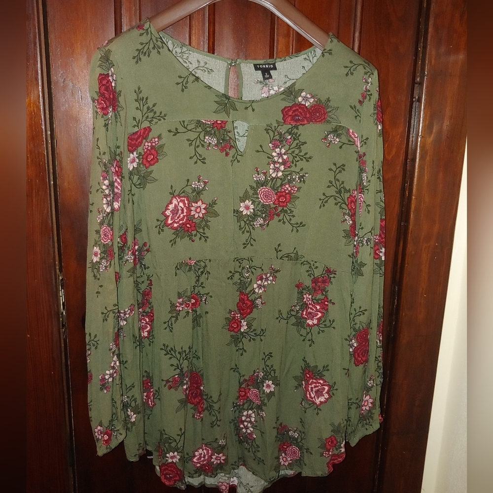 Torrid olive green floral top. Size 3.